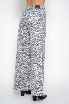Ancho SABRINA cruzado leopardo gris (J6133) en internet