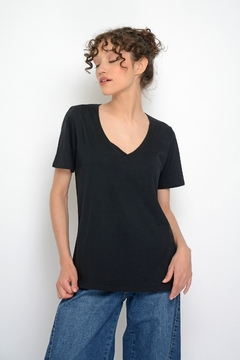 Remera PEÑÍSCOLA escote V algodón (5983)