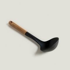 Cucharon nylon mango madera32CM