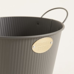 FRAPERA METAL GRIS 30X24X16 CM en internet