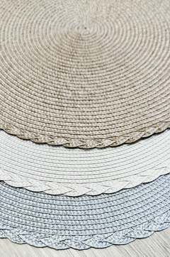 INDIVIDUAL POLIP. BORDE TRENZA BEIGE 38cm en internet
