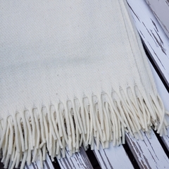 Pie de cama de llama 70x180cm CRUDO - comprar online