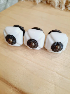 TIRADOR CERAMICA 2066 - comprar online