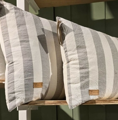 ALMOHADON TUSOR 30x60cm RAYAS ANCHAS CANELA - comprar online
