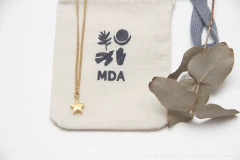 Collar dorado con Estrella - Milagros de la Abuela