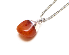 Collar de cadena fina y piedras pulidas - comprar online