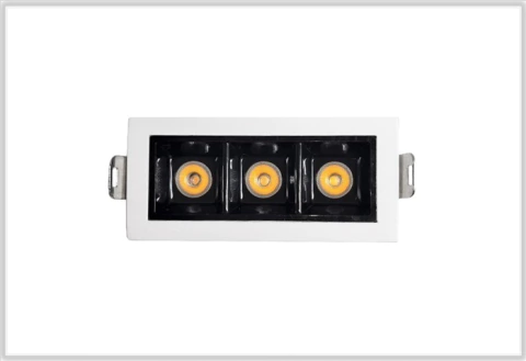 SPOT EMB MINI RETÂNG TRIPLO FOCCO 6W 2700K IRC90 24° PT/BR