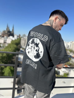 Remera WORLD oversize - en la noche la plata