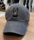 Gorra de gabardina gris Perro Doberman