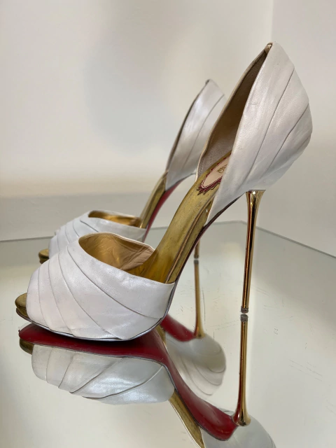 Sapato Christian Louboutin 38 BR