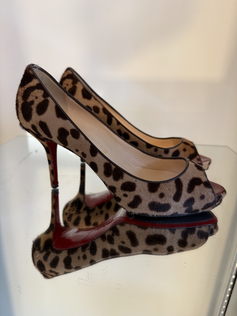 Sapato Christian Louboutin 36Br - comprar online