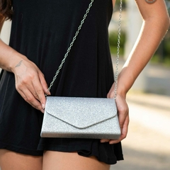 Cartera Fiesta en V Plateada - Soleil Bijouterie - Accesorios de Moda en Córdoba.