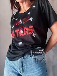 Remera Made of stars foil rojo - Natalia Dubinsky Customizacion de prendas y Objetos