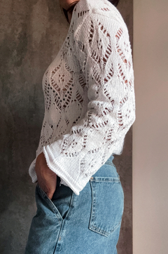 Sweater calado tachas - Natalia Dubinsky Customizacion de prendas y Objetos