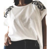 Remera Folk Tachas white