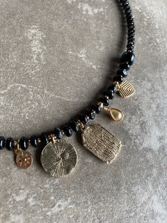 Collar multidije black art 329 - tienda online