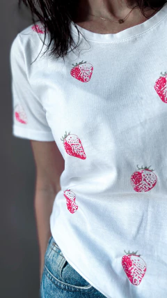 Remera frutillas serigrafia - buy online