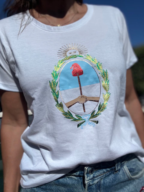 Remera Escudo Nacional - comprar online