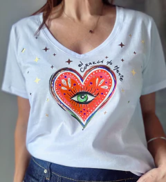 Remera El corazón no miente DTF en internet