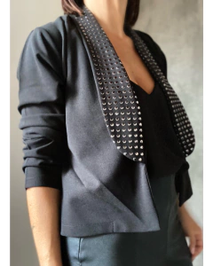 Blazer corto Anna. Tachas on internet