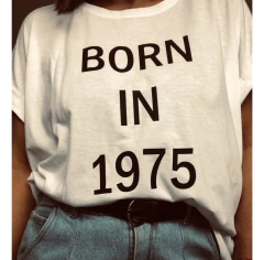 Remera BORN IN white en internet