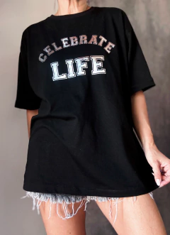 Remerón Celebrate Life plateado - Natalia Dubinsky Customizacion de prendas y Objetos