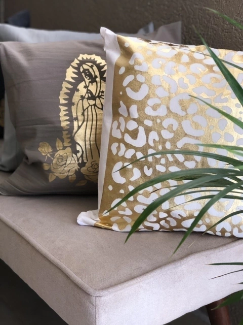 Funda almohadón natural animal print gold