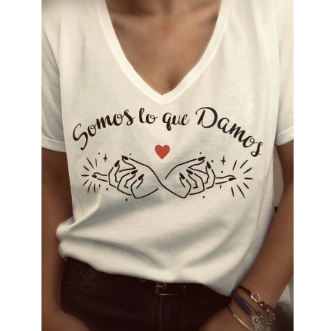 Remera Somos lo que damos - comprar online