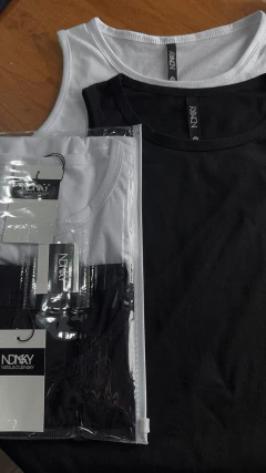 Pack musculosas cuello redondo - Natalia Dubinsky Customizacion de prendas y Objetos