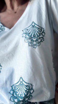 Remera Línea serigrafía artesanal on internet