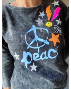 Buzo Peace apliques - Natalia Dubinsky Customizacion de prendas y Objetos