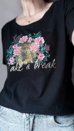 Remera take a break leopardo - online store