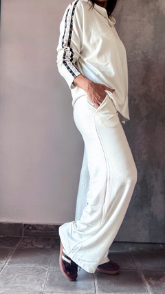 Imagen de Set canguro Comfy monogram