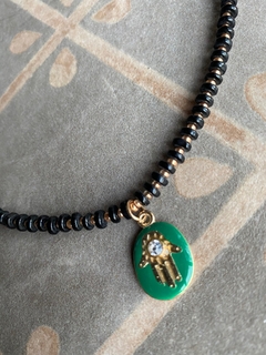 Collar hamsa esmaltada green art 249 en internet