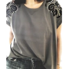 Remera Folk tachas Grey
