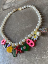 Collar perlas y dijes art 411