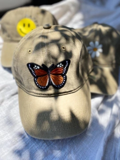 Cap beige diseños