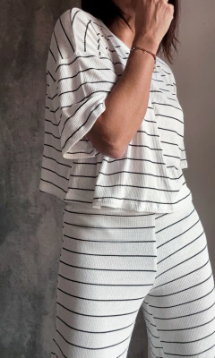 Set Palazzo rayado sin cambio en internet