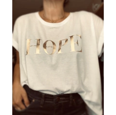Remera hope dorado