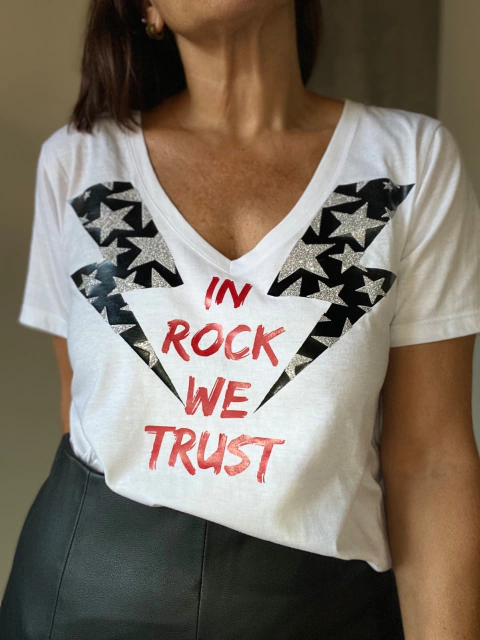 Remera In Rock we trust en internet