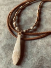 Collar Tiento hojita hueso