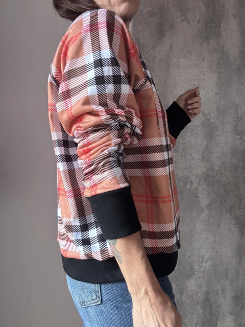 Buzo estampado "burberry"