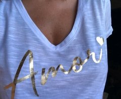 Remera Amor cursiva gold (Dorado Foil)