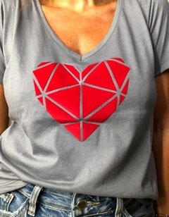 Remera Geometric Heart Grey - comprar online