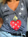 Remera Love conquers all grey