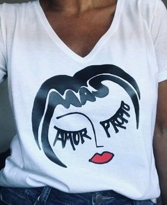 Remera Mas Amor propio Cuello V