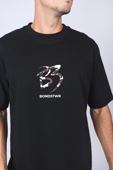 REMERA EMBLEM REGULAR NEGRO