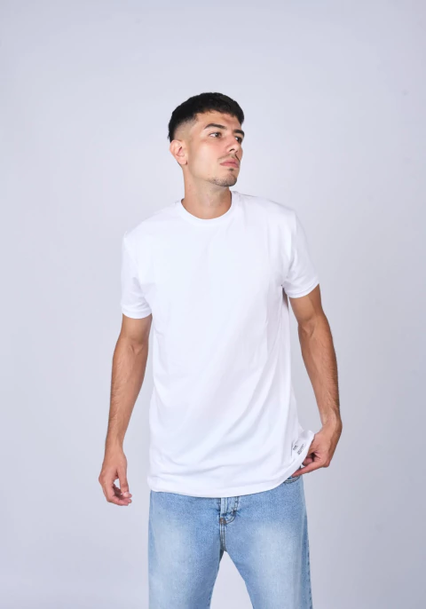 REMERA MILE BLANCA