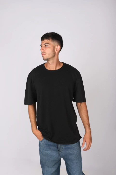 REMERA NOAH NEGRA