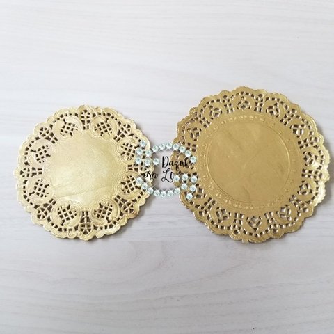 Doilie de Papel Rendado Dourado